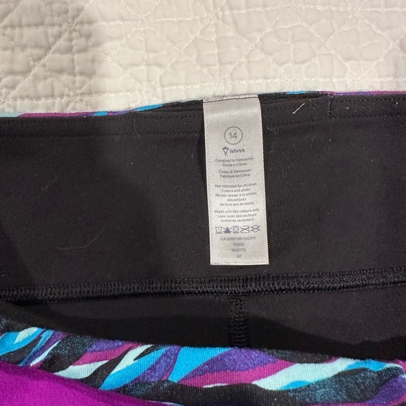 Ivivva Black Flare Leggings size 14 - Picture 2 of 3